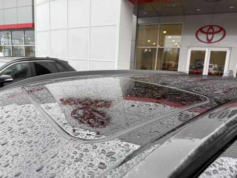 Certified 2024 Toyota Corolla Cross XLE image 10