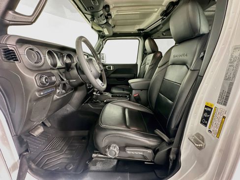 Used 2023 Jeep Wrangler Unlimited Sahara w/ Cold Weather Group AWD/4WD image 13