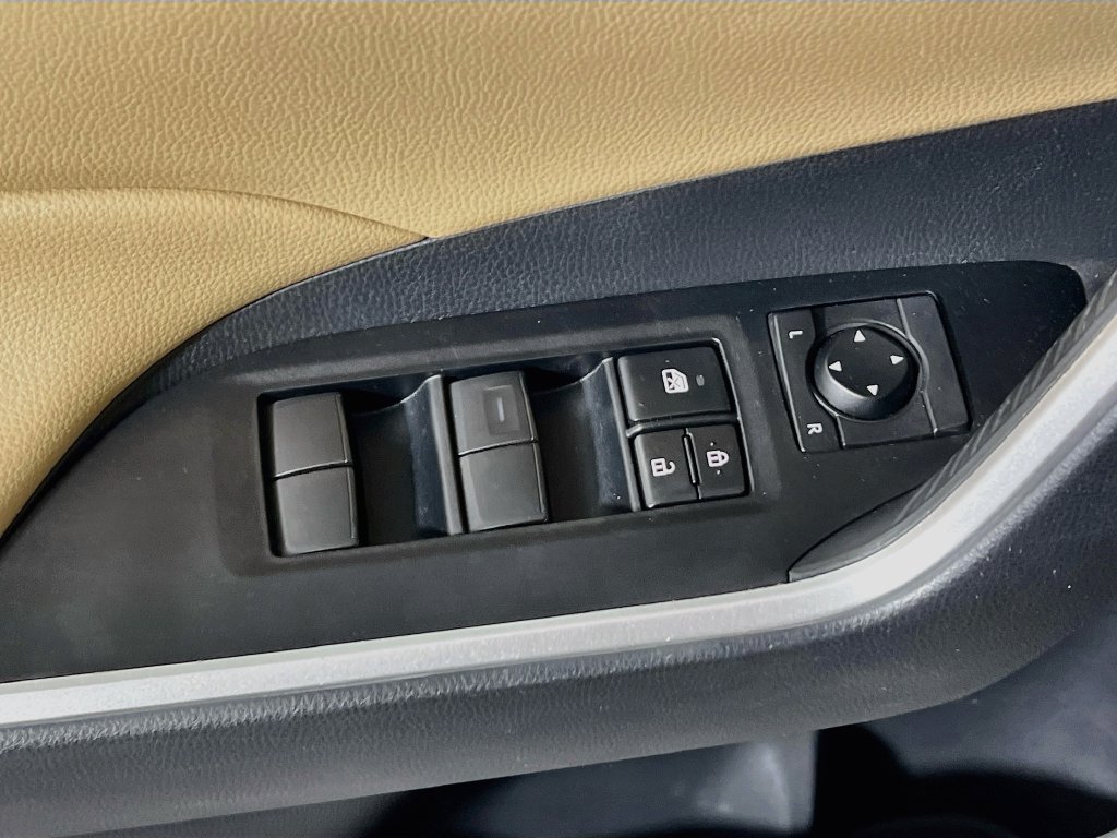Certified 2019 Toyota RAV4 LE w/ Carpet Mat Package AWD/4WD image 16