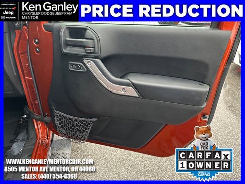 Used 2014 Jeep Wrangler Unlimited Sahara w/ Connectivity Group image 22