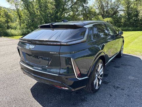 New 2026 Cadillac Lyriq Signature Luxury w/ Nappa Leather Package AWD/4WD image 5