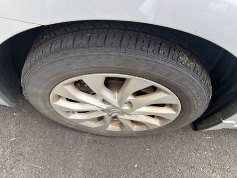 Used 2018 Nissan Sentra SV w/ Premium Package (P01) FWD image 7