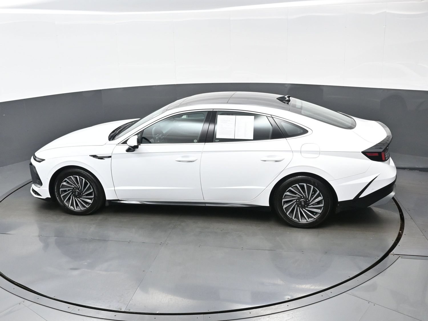 Certified 2026 Hyundai Sonata Limited FWD image 36
