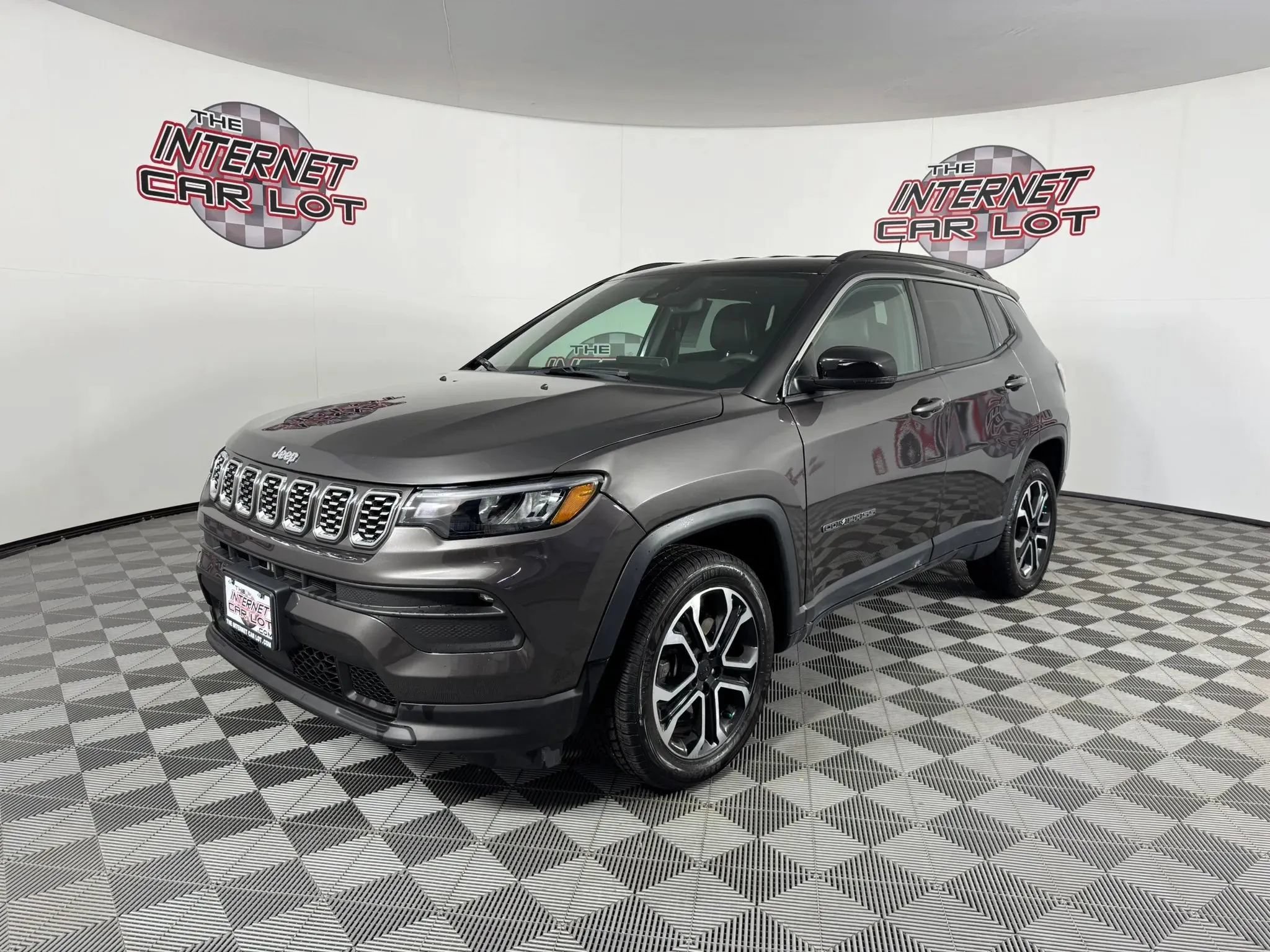 Used 2023 Jeep Compass Limited AWD/4WD image 3