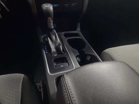 Used 2017 Ford Escape SE FWD image 26