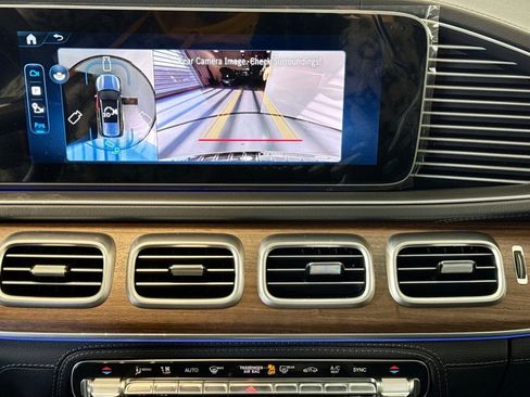 New 2026 Mercedes-Benz GLS 580 4MATIC image 13