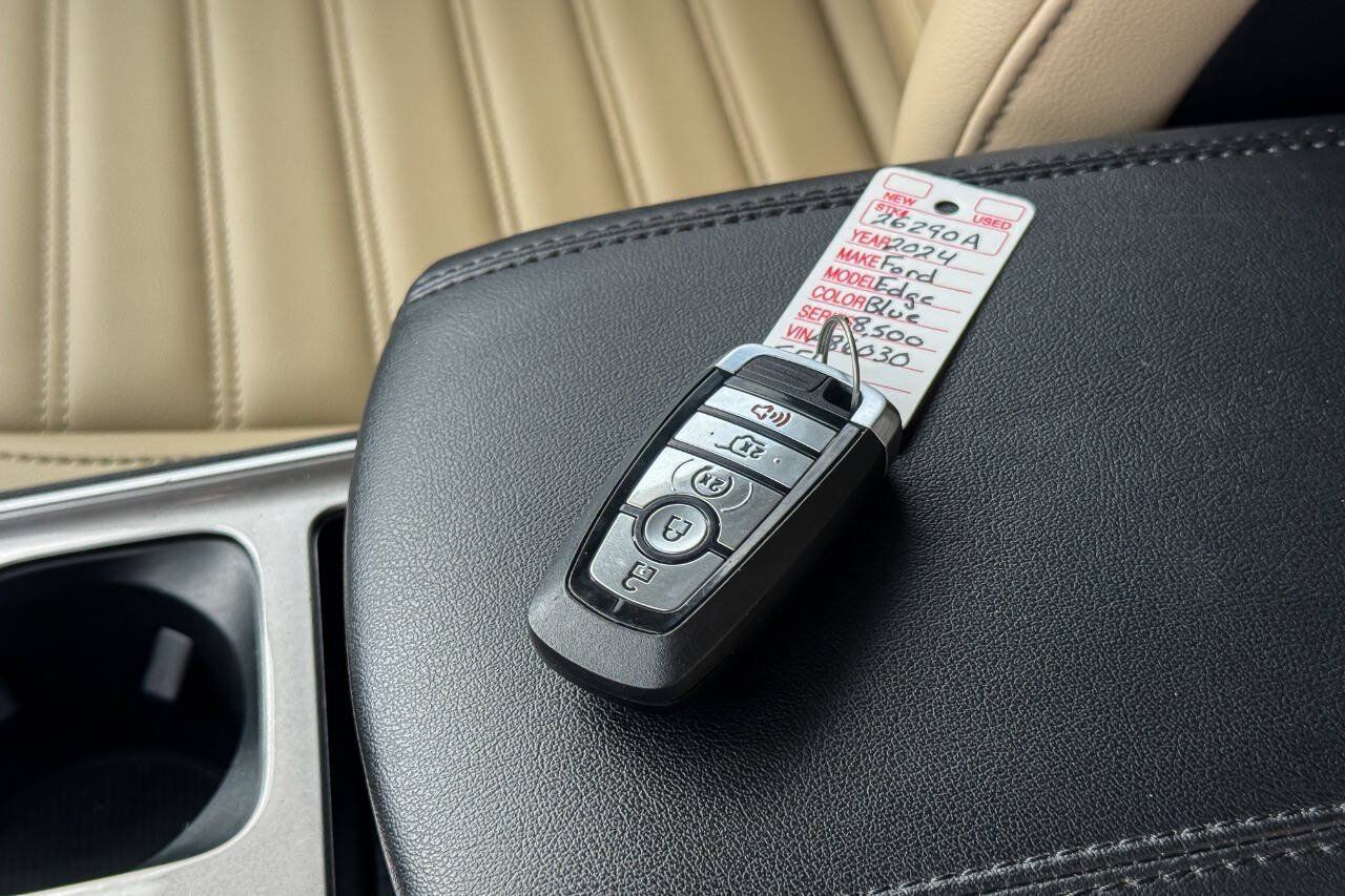 Used 2024 Ford Edge SEL w/ Convenience Package AWD/4WD image 35
