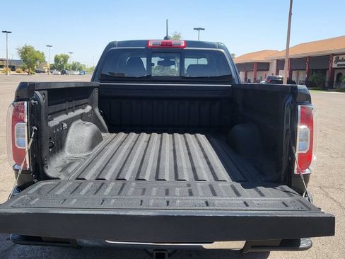 Used 2018 GMC Canyon SLE w/ SLE Convenience Package AWD/4WD image 8