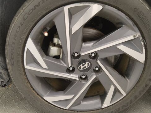 Used 2025 Hyundai Elantra Limited FWD image 31