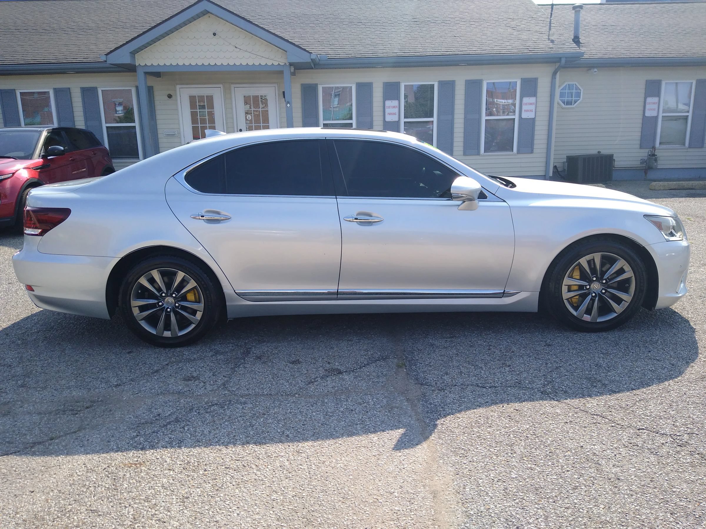 Used 2014 Lexus LS 460 AWD w/ Comfort Package image 4