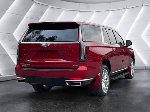 Used 2023 Cadillac Escalade ESV Premium Luxury image 6