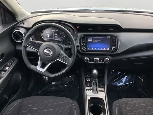 Used 2023 Nissan Kicks SV image 17