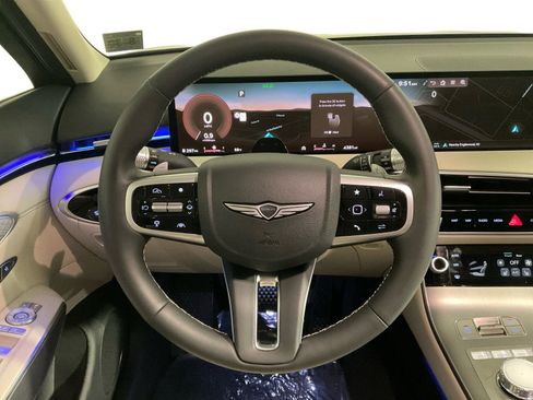 Used 2026 Genesis GV70 2.5T Select image 18