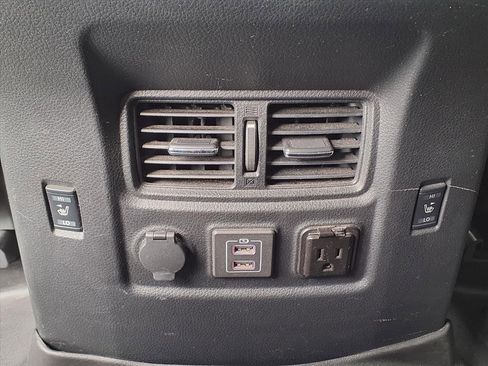 Used 2019 Nissan Titan PRO-4X w/ Pro-4x Convenience Package image 17