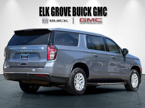 Used 2022 Chevrolet Suburban LT AWD/4WD image 4