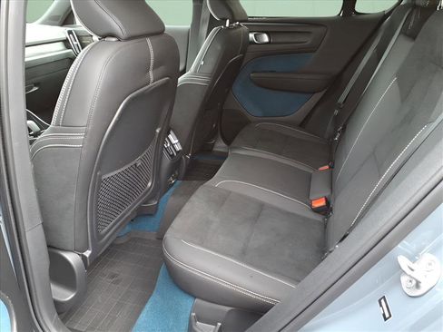 Used 2023 Volvo C40 P8 Recharge Ultimate image 7