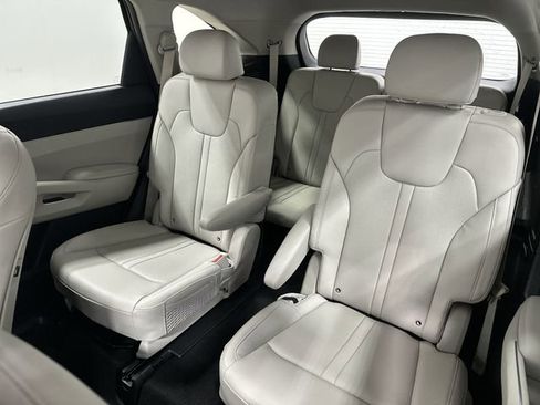 Certified 2023 Kia Sorento EX image 25