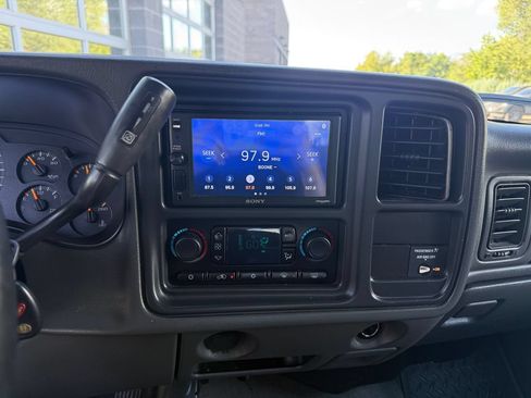 Used 2003 Chevrolet Silverado 2500 LS AWD/4WD image 23