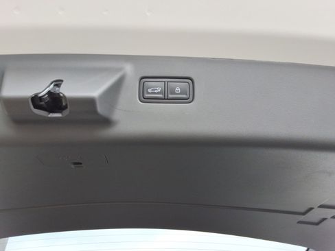 Used 2025 Hyundai Santa Fe Limited image 23