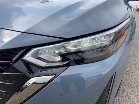 New 2025 Nissan Sentra SR w/ SR Premium Package image 8