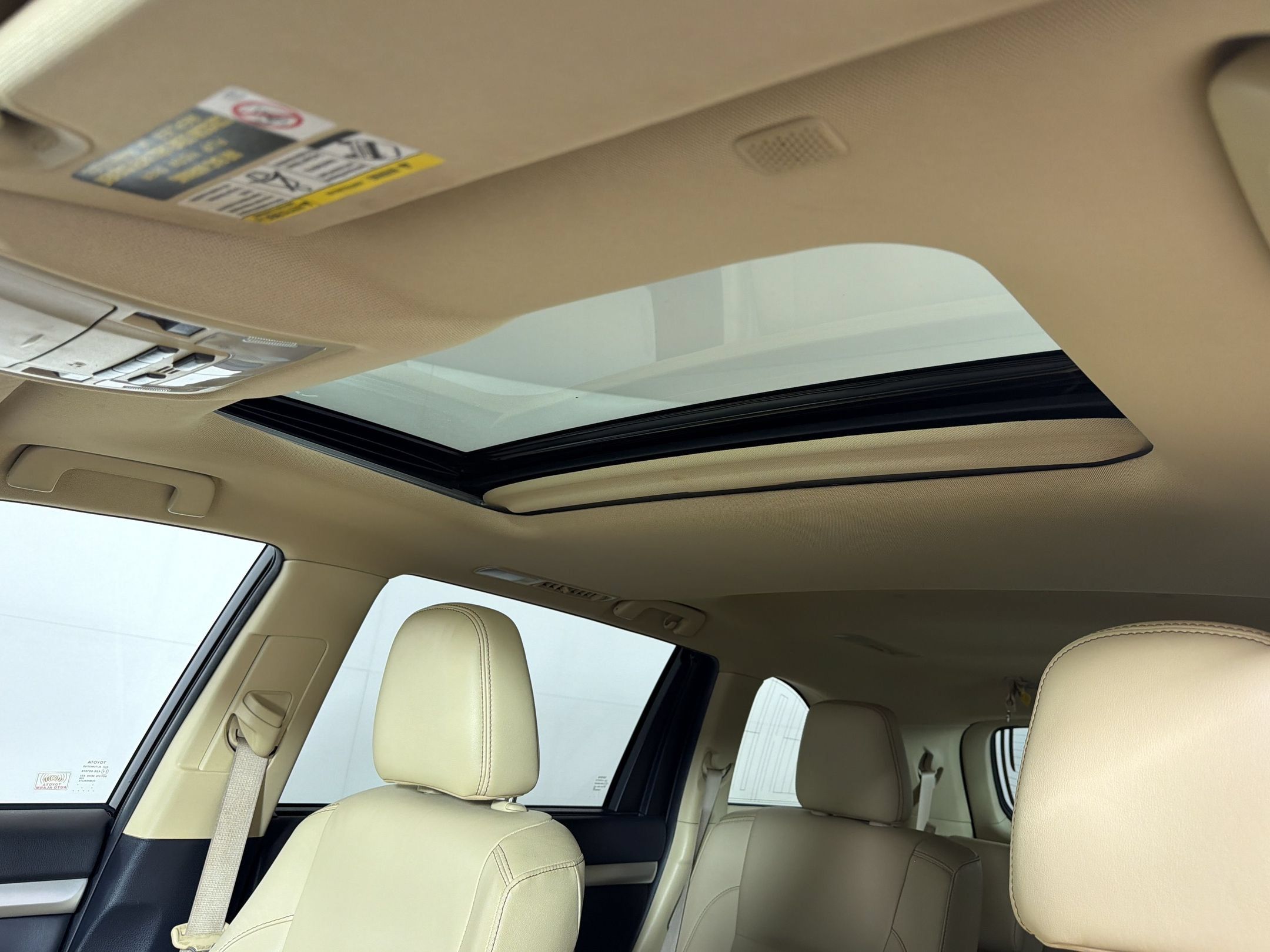 Used 2019 Toyota Highlander XLE AWD/4WD image 28