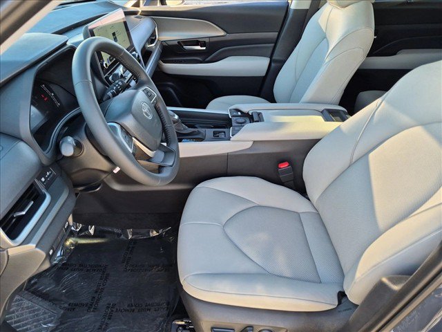 New 2026 Toyota Grand Highlander XLE FWD image 4