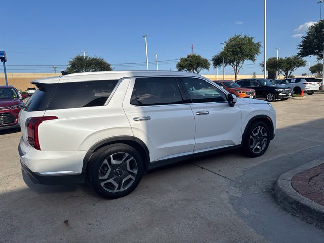 Used 2023 Hyundai Palisade Limited FWD image 2