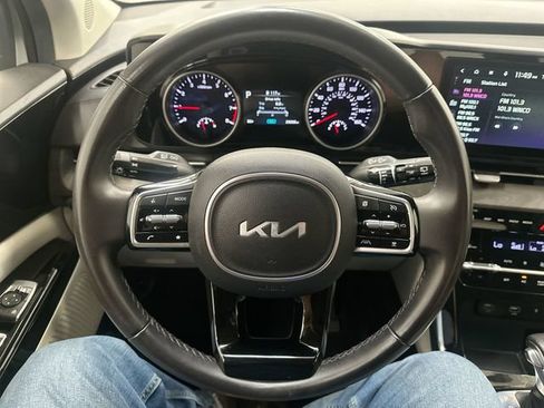 Certified 2024 Kia Carnival EX FWD image 12