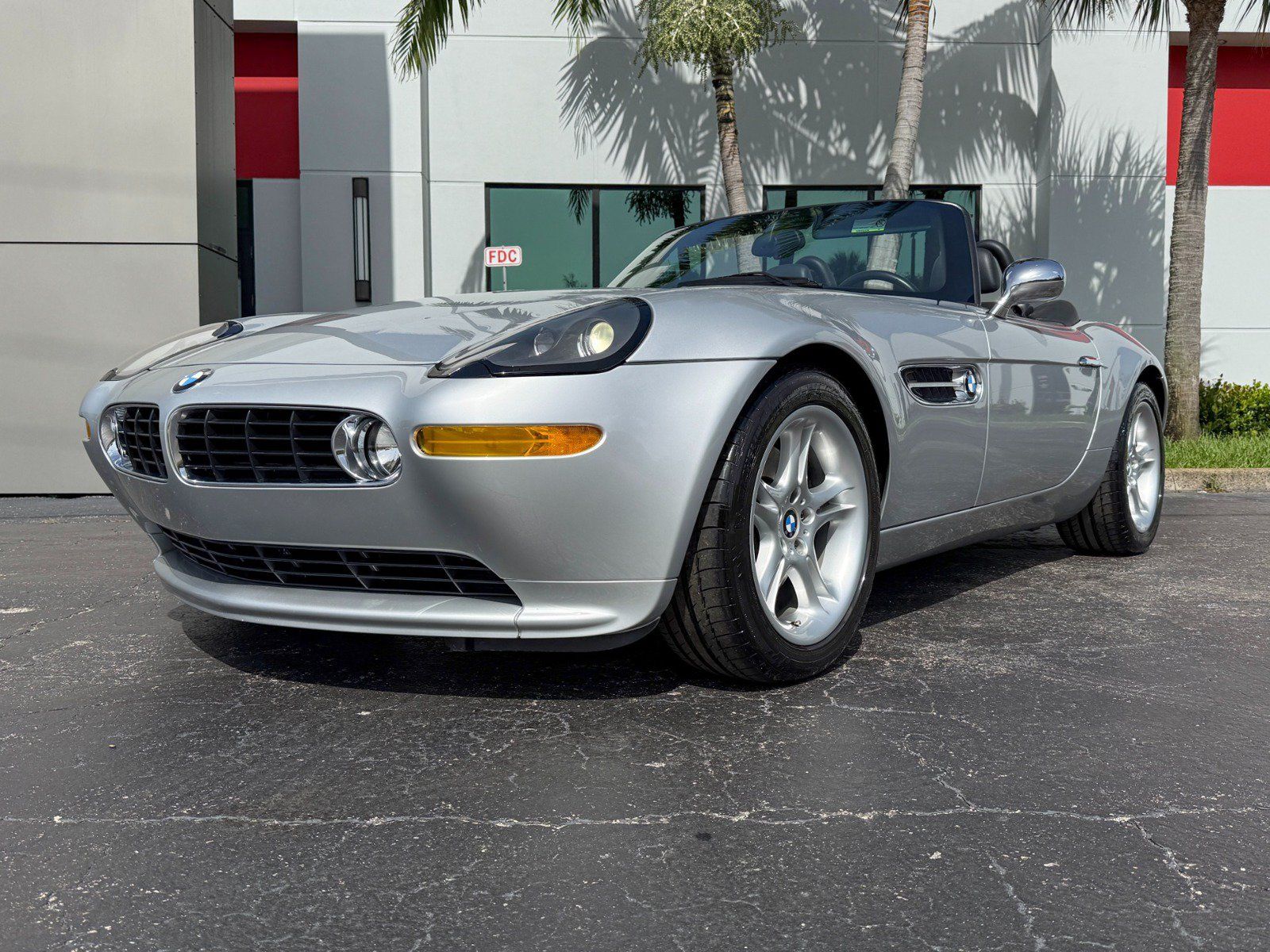 Used 2002 BMW Z8 RWD image 4