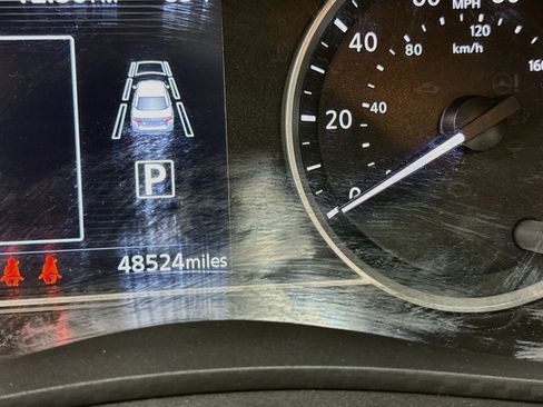 Used 2024 Nissan Versa SV FWD image 19