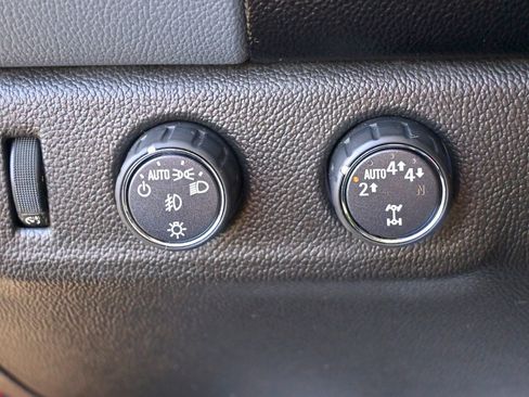 Used 2021 Chevrolet Colorado Z71 w/ Safety Package image 13