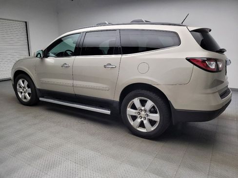 Used 2016 Chevrolet Traverse LT w/ Style and Technology Package FWD image 3