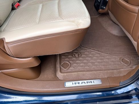 Used 2020 RAM 1500 Laramie AWD/4WD image 15