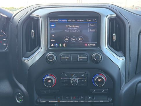 Used 2021 Chevrolet Silverado 1500 LT AWD/4WD image 21