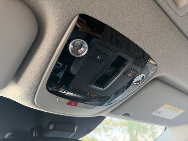 Used 2023 Kia Niro Wave w/ Wave Preserve Package FWD image 31