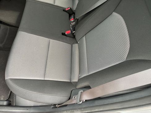 Used 2025 Kia Soul LX w/ LX Technology Package FWD image 37