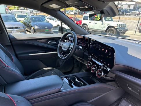 Used 2024 Chevrolet Blazer EV RS AWD/4WD image 35