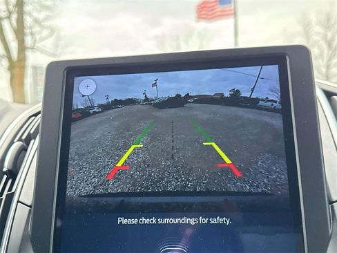 Used 2024 Ford Edge Titanium image 23