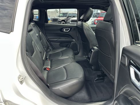 Used 2022 Jeep Compass High Altitude AWD/4WD image 17