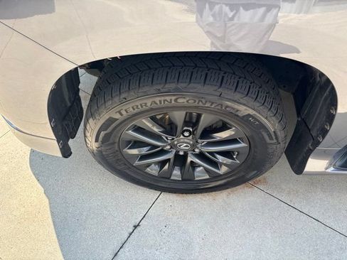 Used 2020 Lexus GX 460 Premium w/ Premium Package AWD/4WD image 12