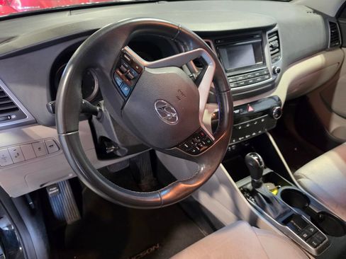 Used 2017 Hyundai Tucson Sport AWD/4WD image 4
