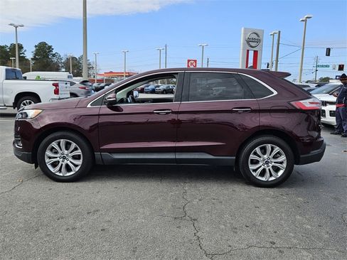 Used 2022 Ford Edge Titanium image 2
