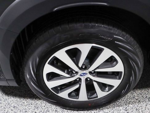 Used 2024 Subaru Outback Premium AWD/4WD image 11