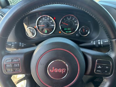 Used 2016 Jeep Wrangler Unlimited Sahara w/ Connectivity Group image 8