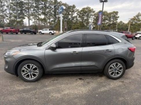 Used 2022 Ford Escape SEL w/ Technology Package FWD image 4