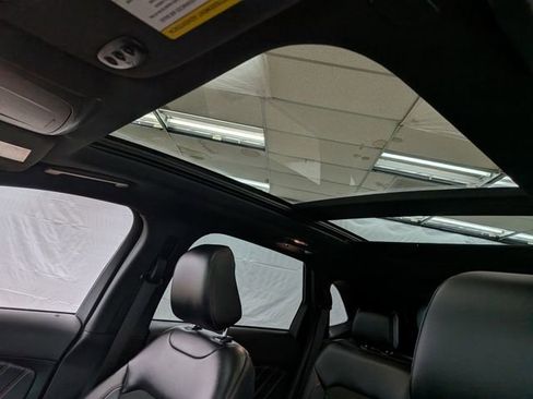 Certified 2023 Ford Edge ST-Line image 16