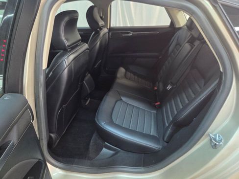 Used 2017 Ford Fusion SE w/ Equipment Group 201A AWD/4WD image 16