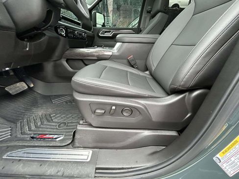 Used 2026 Chevrolet Silverado 2500 LTZ w/ LTZ Premium Package image 18