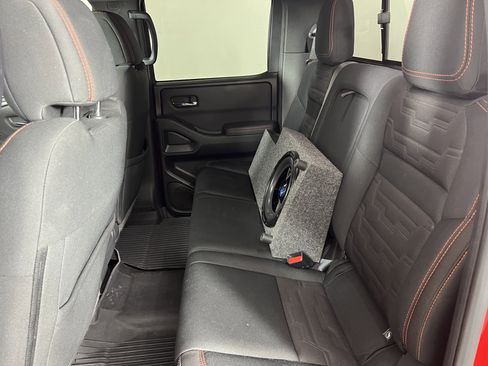 Used 2022 Nissan Frontier PRO-4X w/ Technology Package image 18