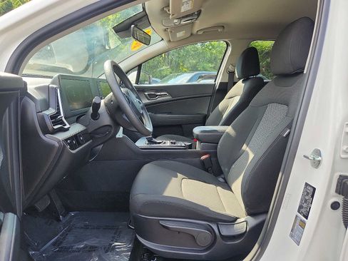 Used 2023 Kia Sportage LX AWD/4WD image 13